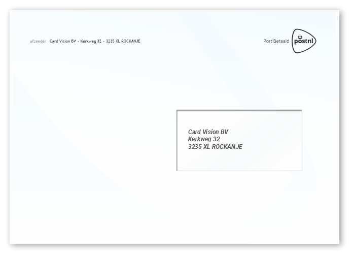 gevouwen A4 brief van Card Vision met opgeplakte plastic kaart in gesloten envelop met adres achter venster